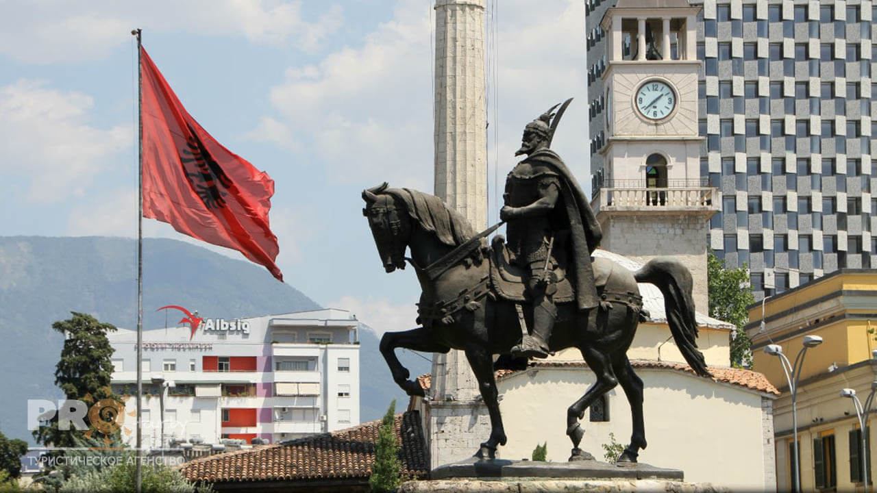 ПРО-тур Албания Круя памятник Георгу Скандербегу